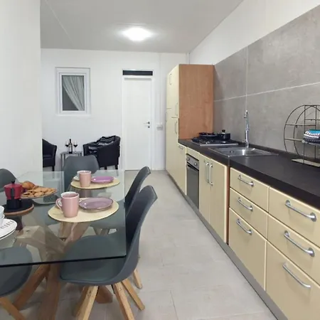 Апарт-отель Workx Castelnuovo (Mantua)